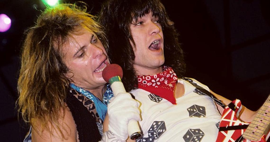 (MANDATORY CREDIT Ebet Roberts/Getty Images) David Lee Roth and Eddie Van Halen of Van Halen performing in New Haven, Connecticut on March 24, 1984. (Photo by Ebet Roberts/Redferns)