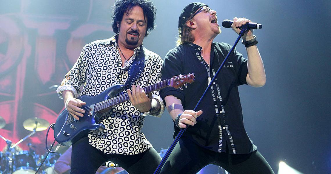L-R: Toto's Steve Lukather and Joseph Williams